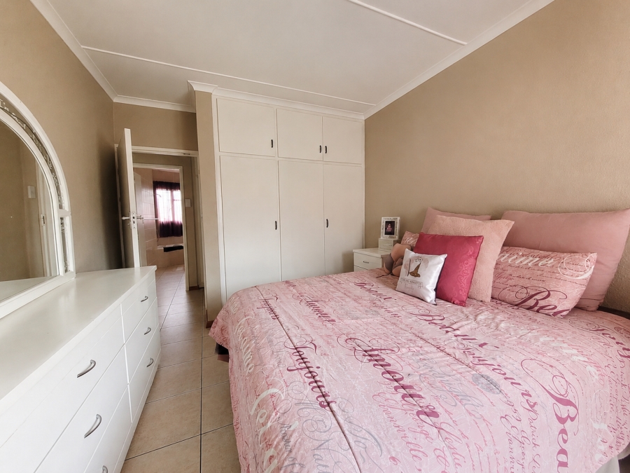 To Let 3 Bedroom Property for Rent in Aston Bay Eastern Cape